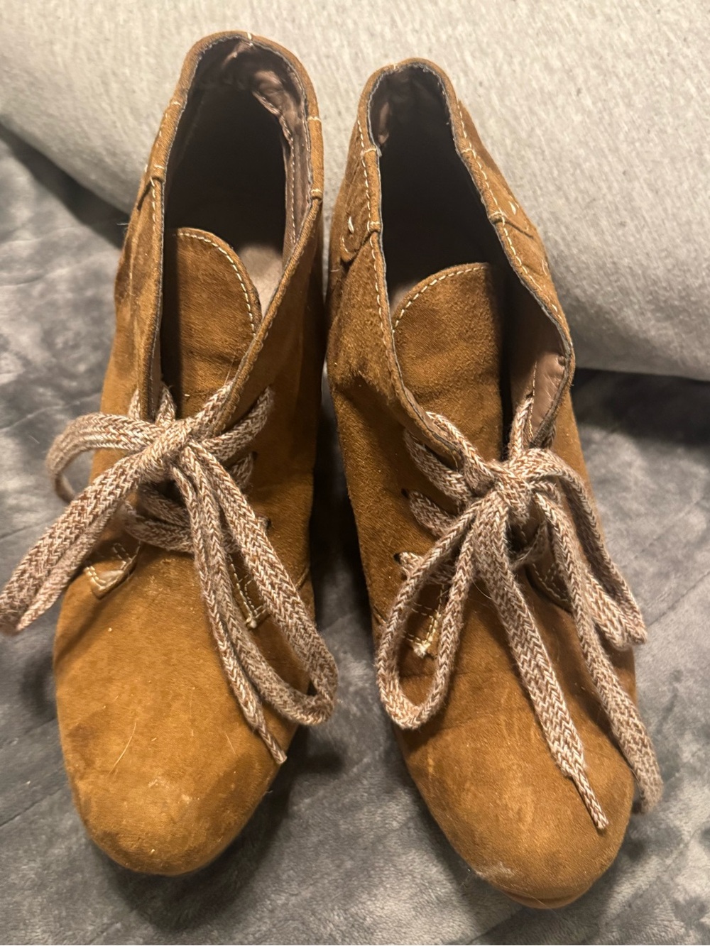 Women’s Suede Lace-Up Ankle Boot in Brown